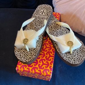 TORY BURCH FLIP FLOP SIZE 9